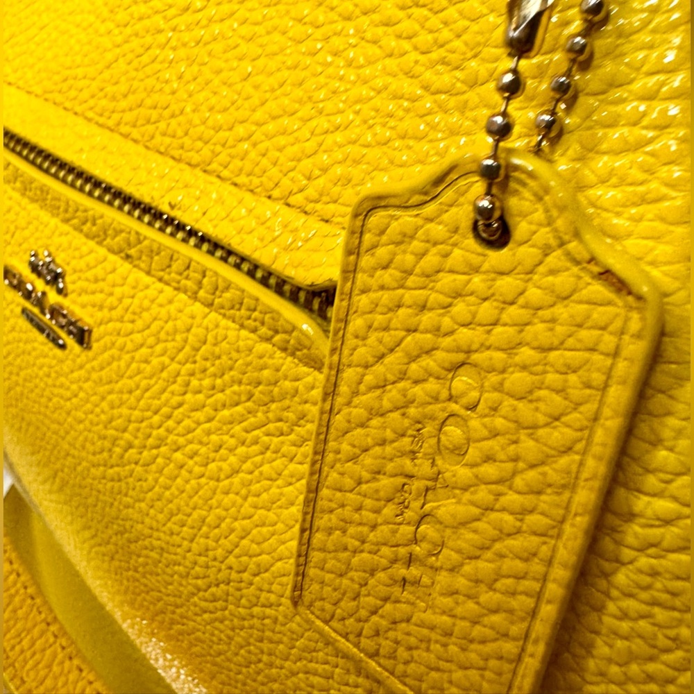 COACH Prairie Satchel in Pebble Leather - Yellow - GUC - Picture 5 of 17